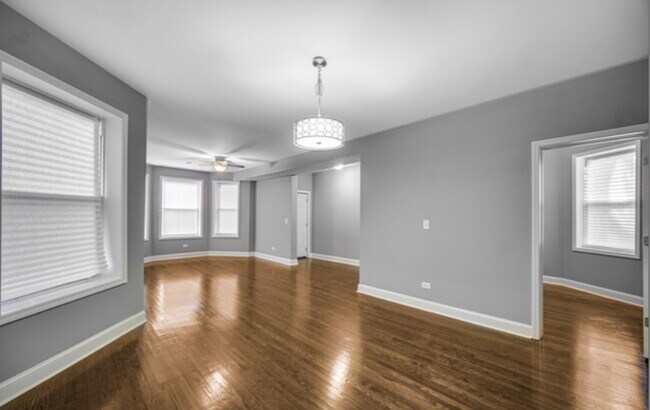 Open Floor Plan Dining - 6235 S Rhodes Ave