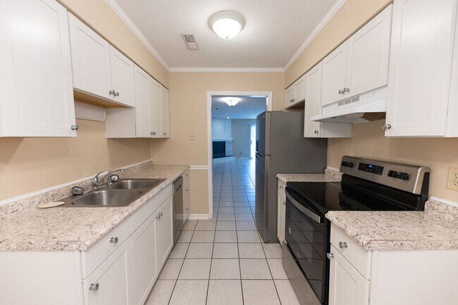 Foto del edificio - 185 Forest View Dr