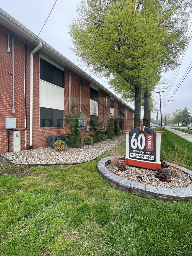Building Photo - 6023 Barton Ave