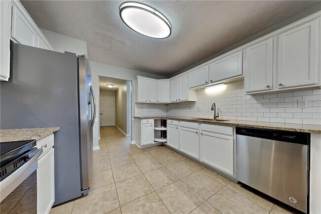 Foto del edificio - 917 Tucker Ln