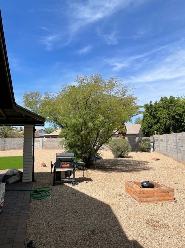 Building Photo - 2156 S Beverly Cir