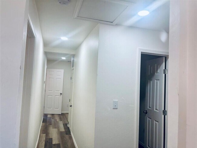 Foto del edificio - 2504 NE 17th St