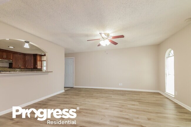 Building Photo - 6205 Magnolia Ln