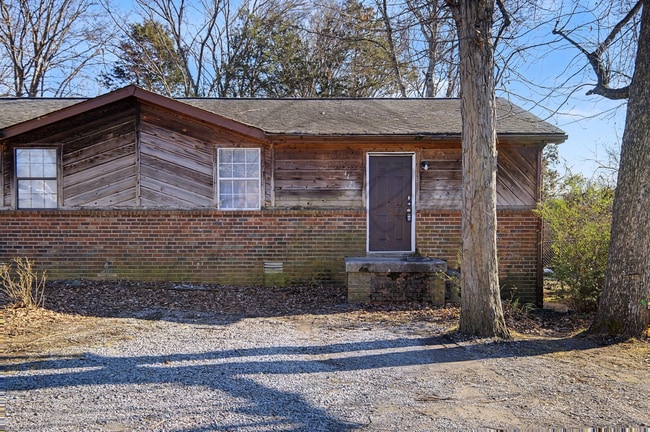 Building Photo - Two Bedroom Ranch Style Duplex in Hermitage!