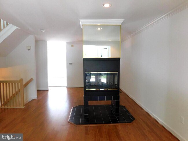 Building Photo - 41 Stridesham Ct