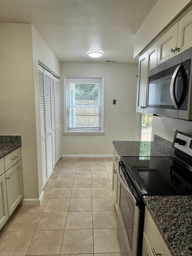 Building Photo - Chelsea