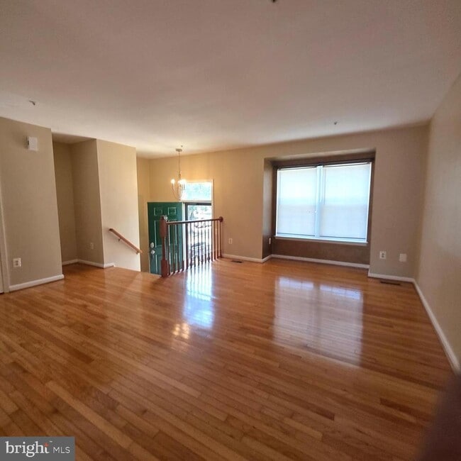 Foto del edificio - 940 Newington Ct