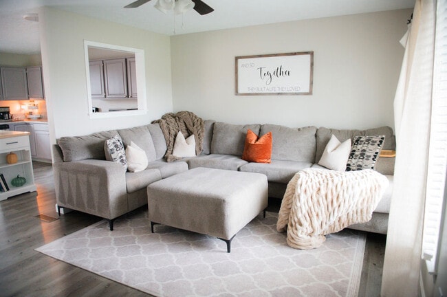 Foto del edificio - 1003 Ravenwood Dr