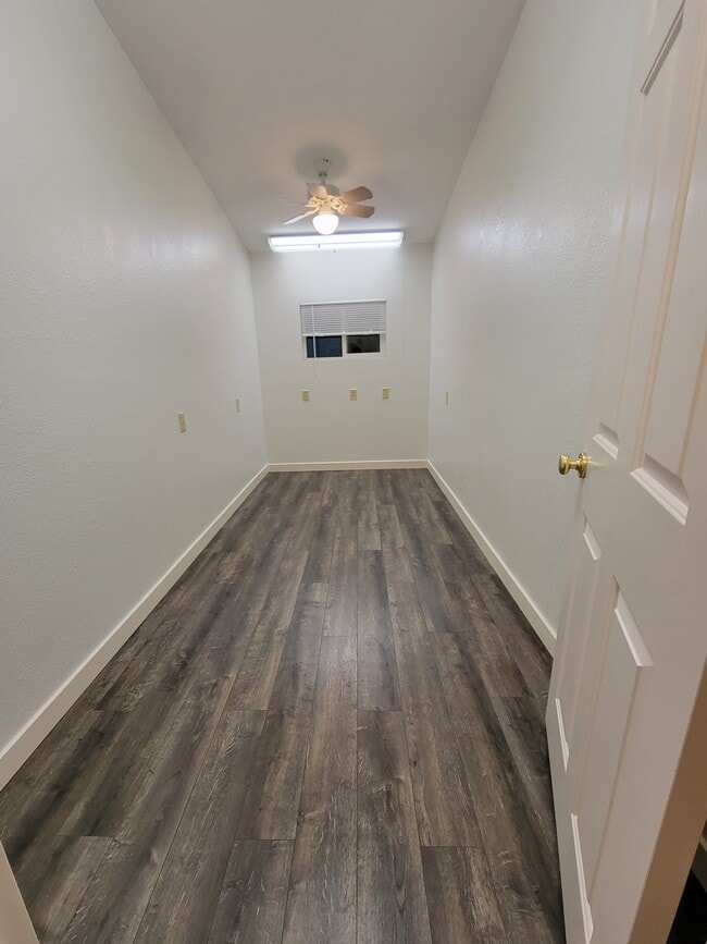 Office/ poss br 3 - 45337 Main St