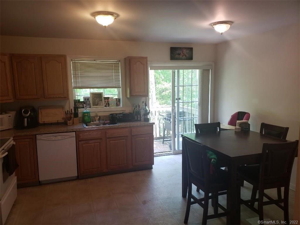 Building Photo - 210 Stonefield Dr