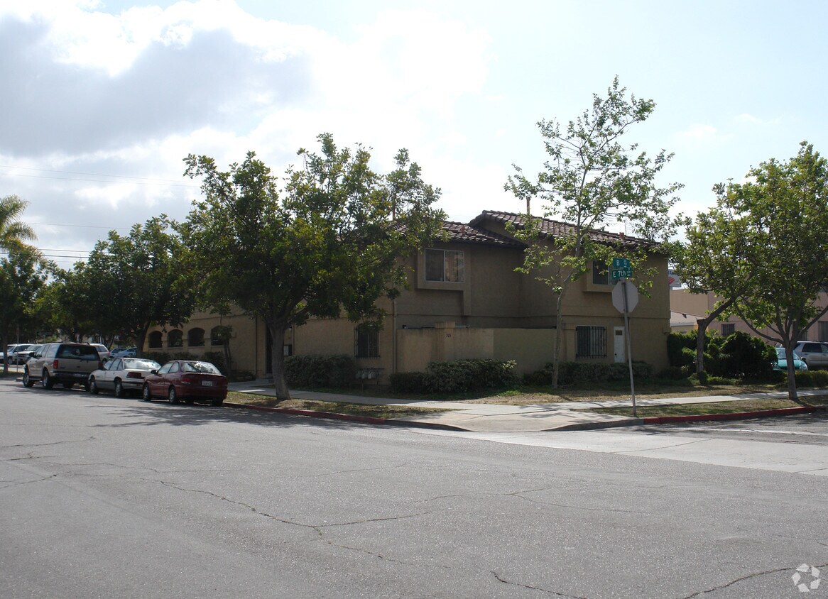 Primary Photo - 705 B Ave