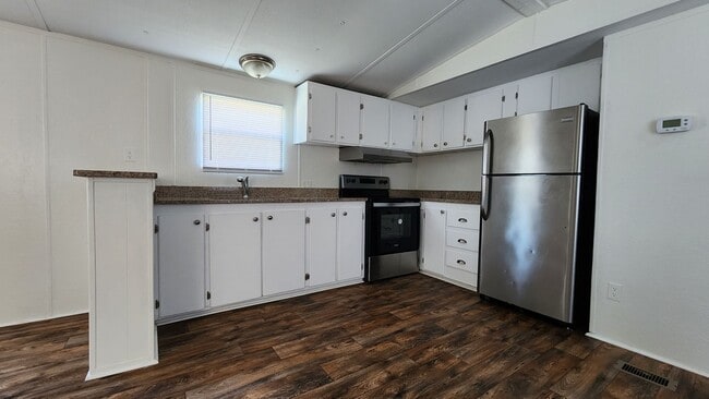 Building Photo - 132 Littleton St