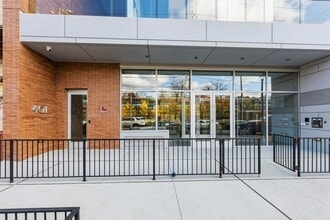 Building Photo - 401 Jackson St