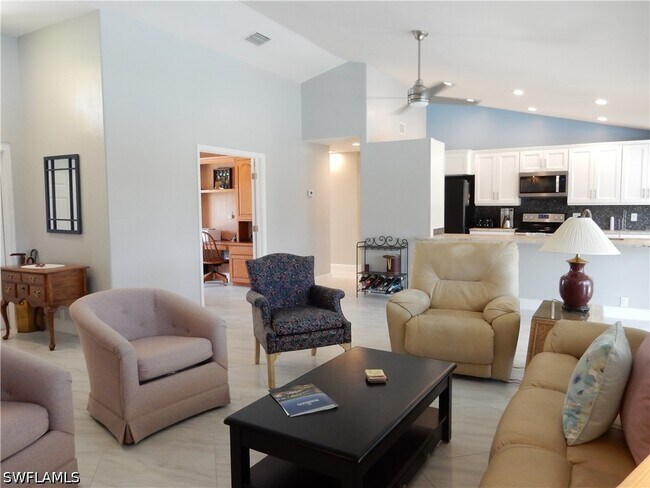Foto del edificio - 13080 Bridgeford Ave