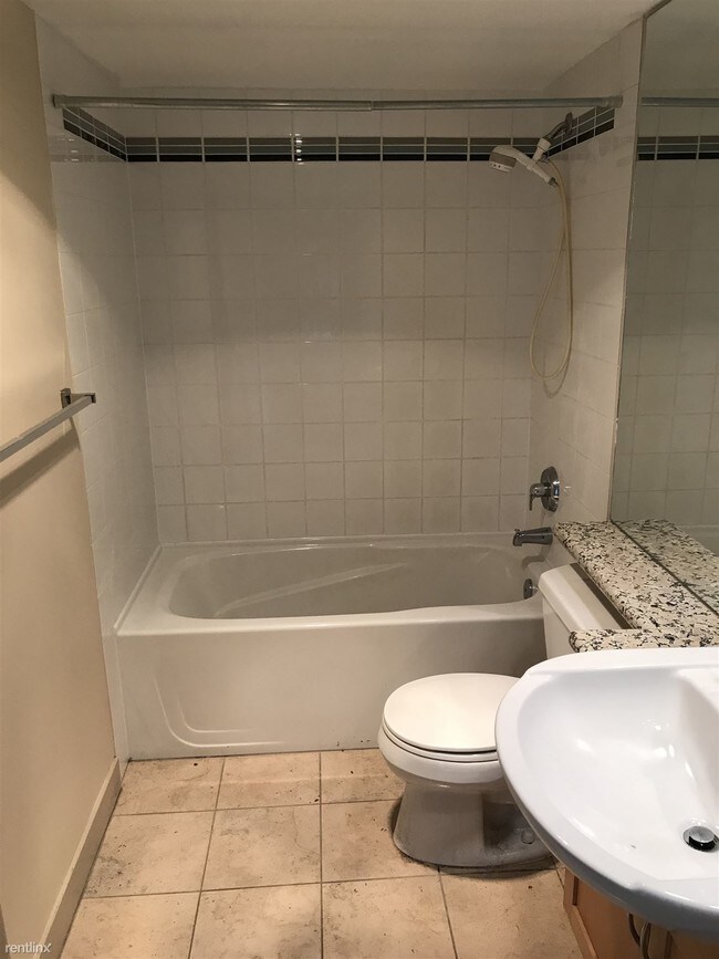 Building Photo - 2 br, 1.5 bath Condo - 2929 1st Avenue #1103