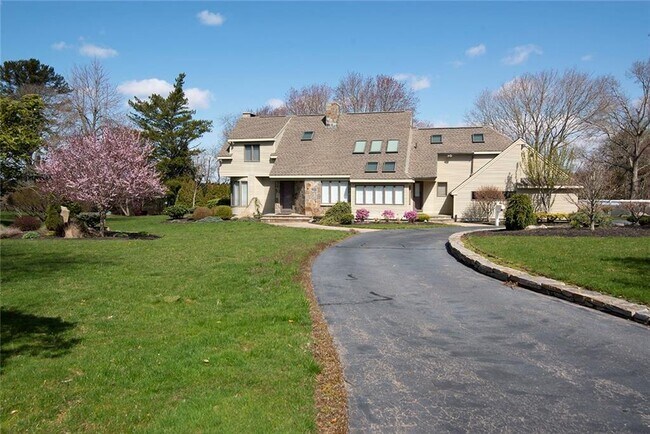 Foto del edificio - 34 Timothy Dr