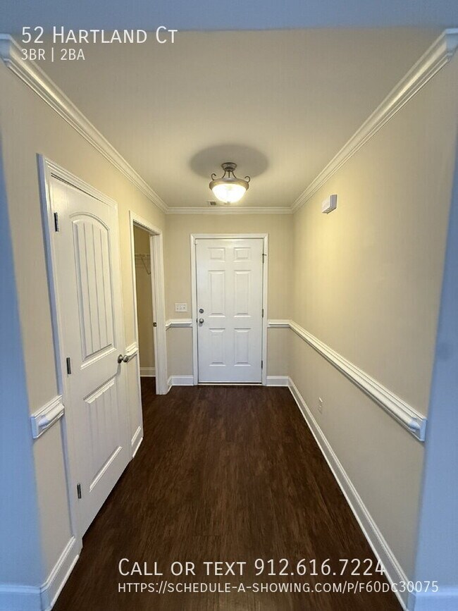 Foto del edificio - 52 Hartland Ct