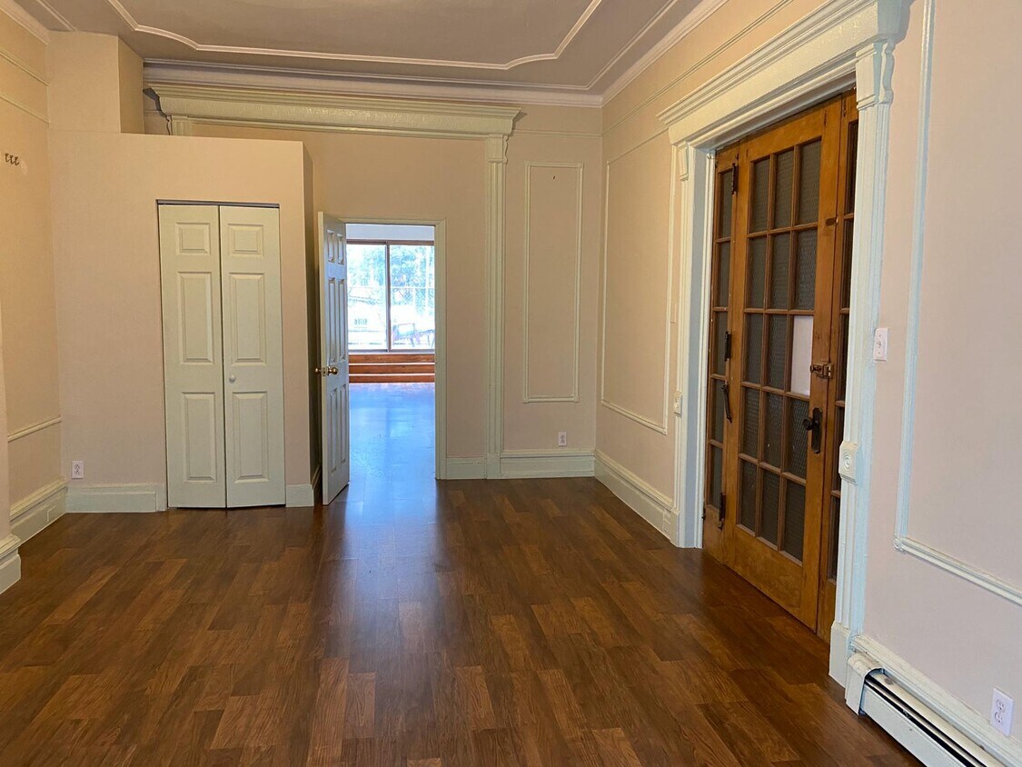 Primary Photo - 450 56th St