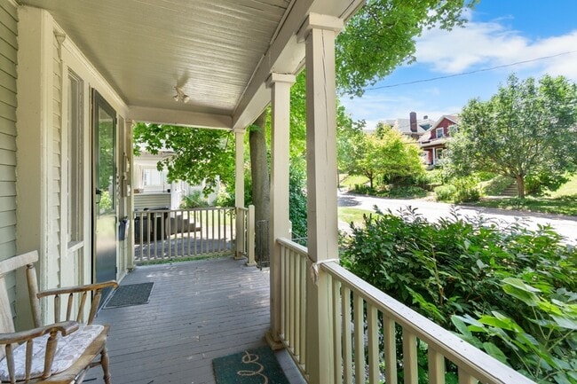 Photo - 247 Roosevelt Ave Apartment