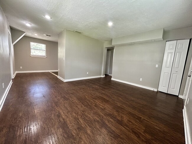 Building Photo - 6724 Zircon Dr