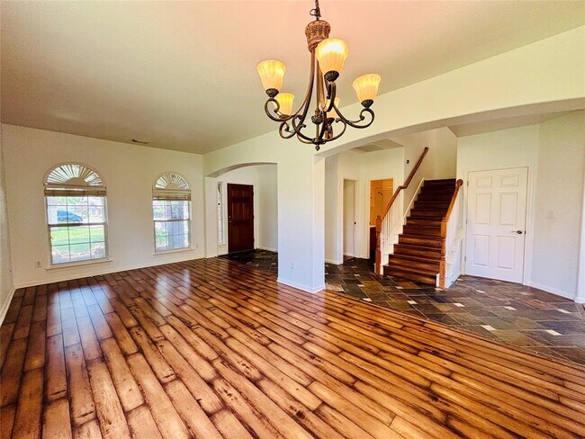 Building Photo - 4430 Pasada Ln