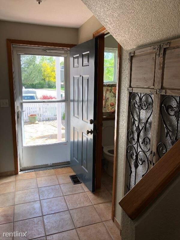 Building Photo - 2267 Sunridge Cir