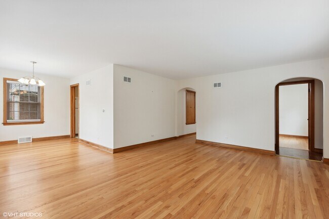 Building Photo - 402 Berry Rd