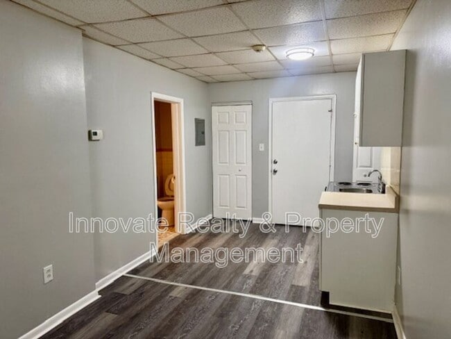 Building Photo - 29 Logan Ave