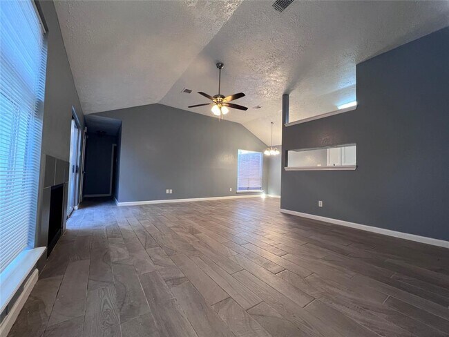Building Photo - 5851 Cinnamon Creek Cir