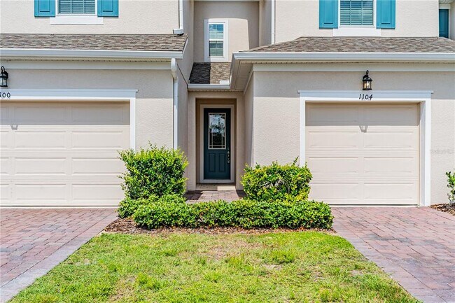 Foto del edificio - 1104 Lakeshore Breeze Pl