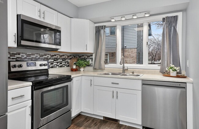 Building Photo - 14816 S Penn Rd