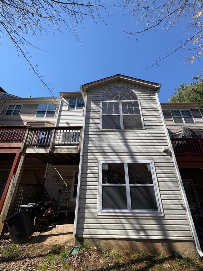 Foto del edificio - Beautifully Remodeled Randallstown 4bd/3.5ba W/ CAC, W/D, and Updates Galore! Available now