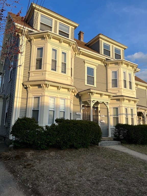 16 West St Unit 3, Franklin, MA 02038 Room for Rent in Franklin, MA