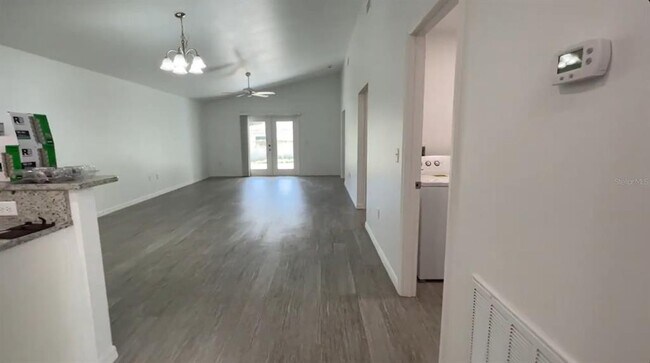 Foto del edificio - 6386 E Rush St