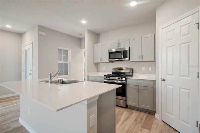 Building Photo - 13300 Wildgrass Trl
