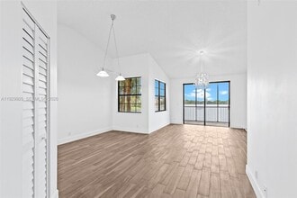 Building Photo - 15569 N Miami Lakeway