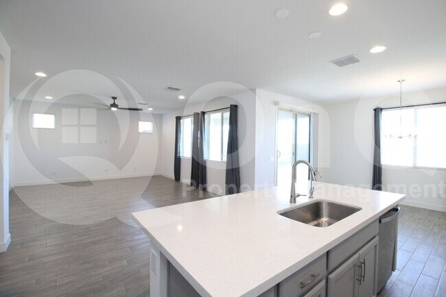 Foto del edificio - 11818 S 54th Ln