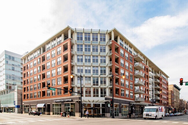 Building Photo - 1001 W Madison St