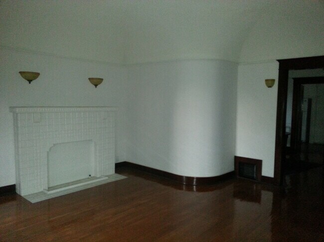 Sala de estar formal - 218 1/2 N Kenmore Ave