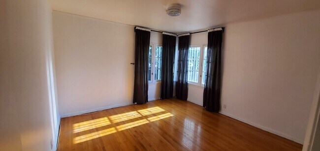bedroom - 919 Fedora St