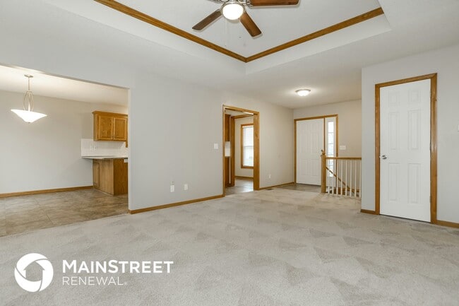Building Photo - 606 S Sunset Ln