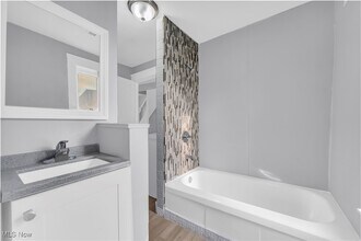 Building Photo - 11702 Brookfield Ave