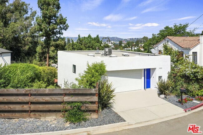Building Photo - 1563 Silverwood Terrace