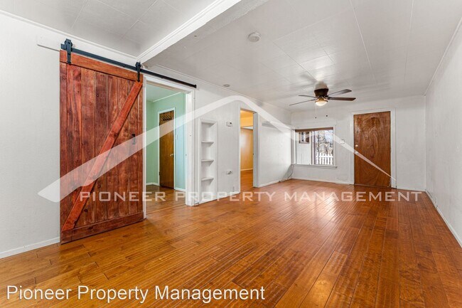 Building Photo - 2 br, 1 bath House - 2515 Ames St