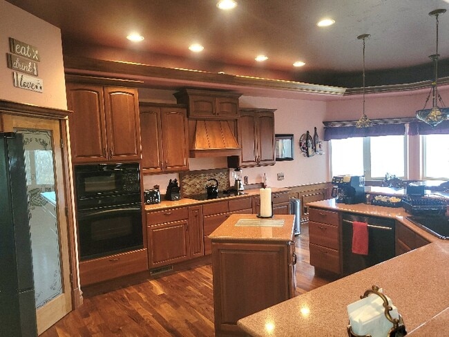 Building Photo - 135 Hideaway Dr