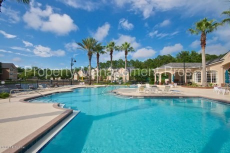 Foto principal - 13810 Sutton Park Dr