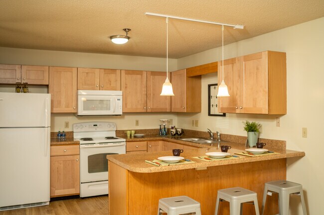 Kitchen - 1221 Mountain View Dr