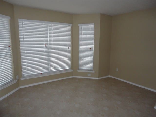 Building Photo - 7118 Compass Point Dr