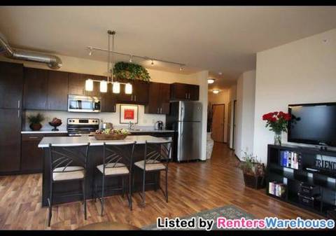 Foto principal - 310 15th Ave SE