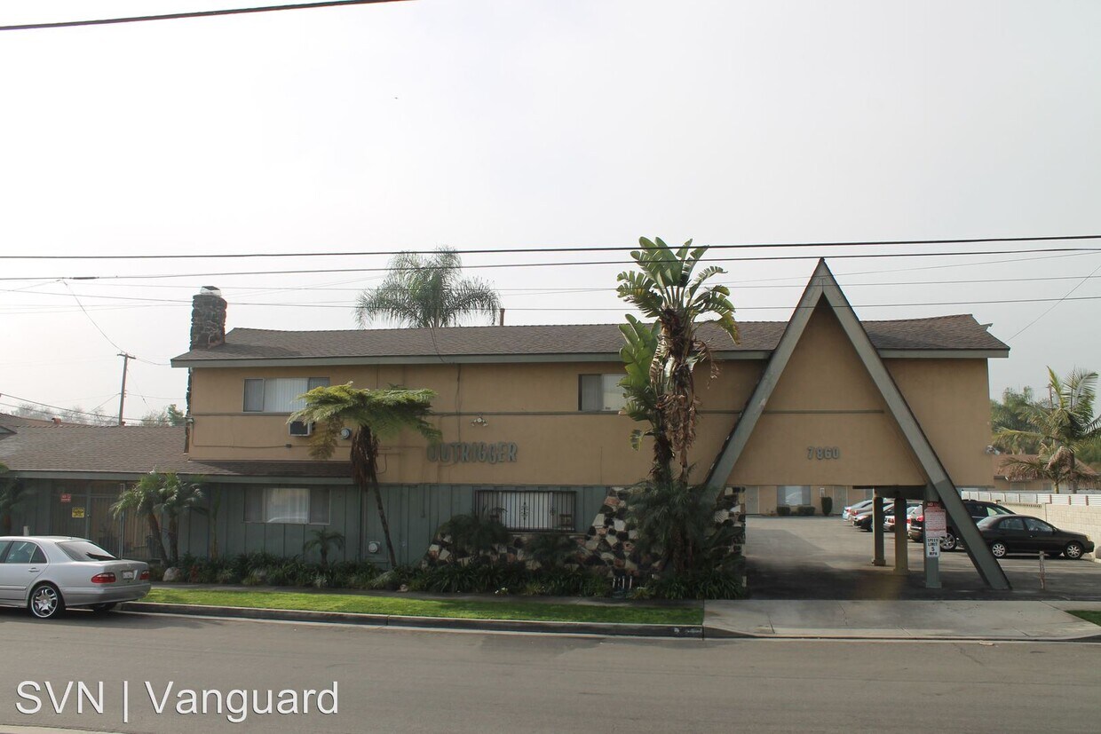 Primary Photo - 7860 Burns Ave
